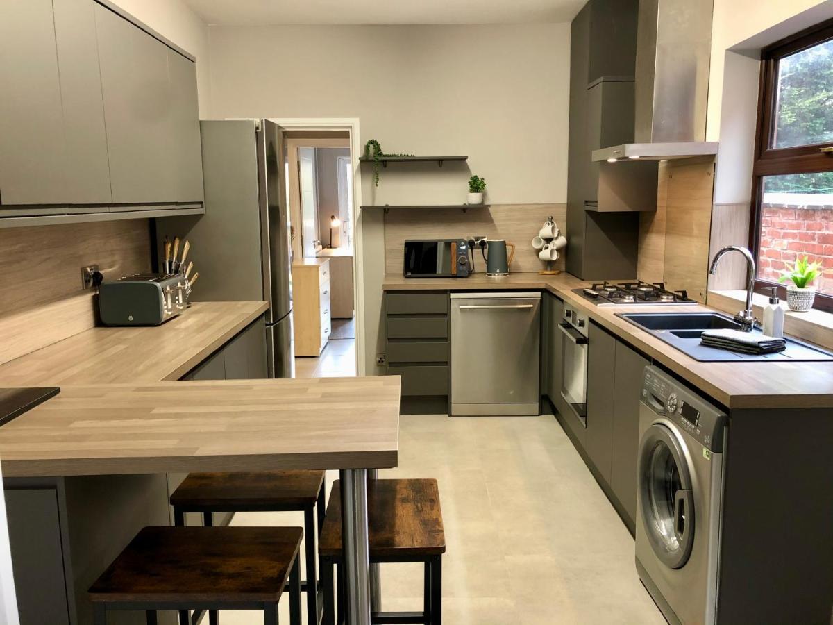 Executive Or Large Family 5-Bed House - Hosted By Hutch Lifestyle Βίλα Κόβεντρι Εξωτερικό φωτογραφία