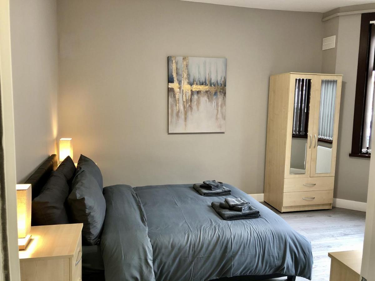 Executive Or Large Family 5-Bed House - Hosted By Hutch Lifestyle Βίλα Κόβεντρι Εξωτερικό φωτογραφία