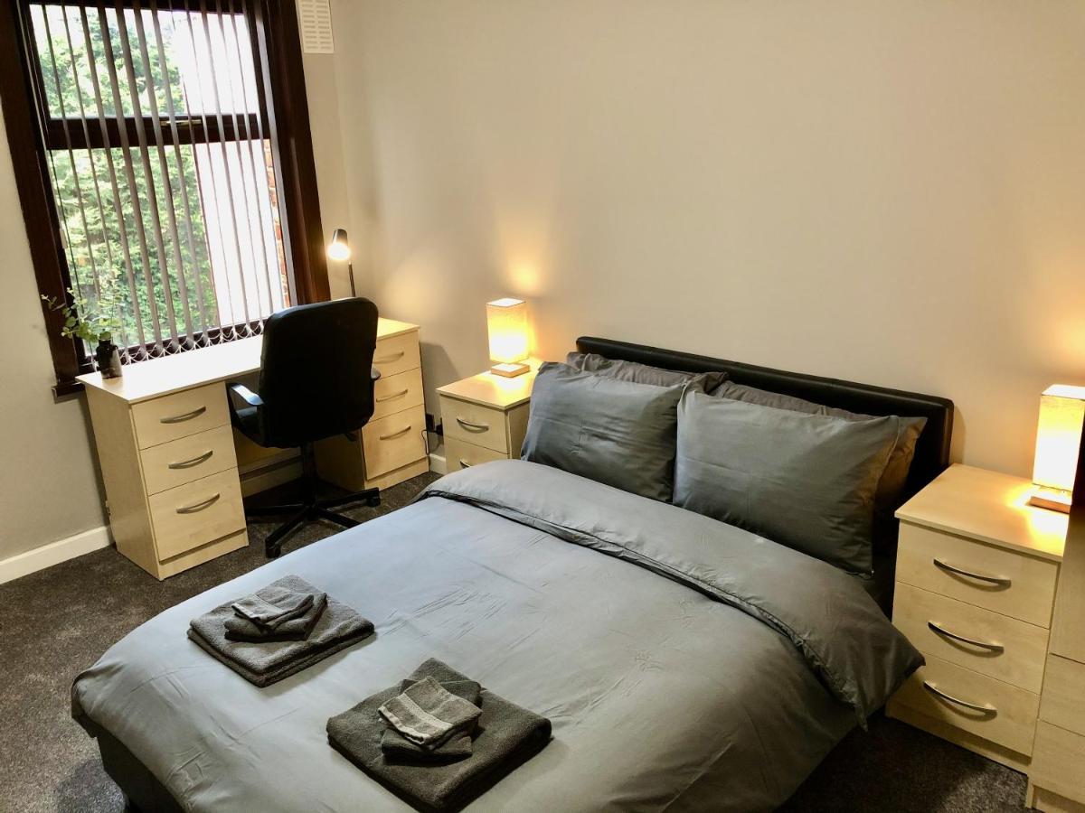 Executive Or Large Family 5-Bed House - Hosted By Hutch Lifestyle Βίλα Κόβεντρι Εξωτερικό φωτογραφία
