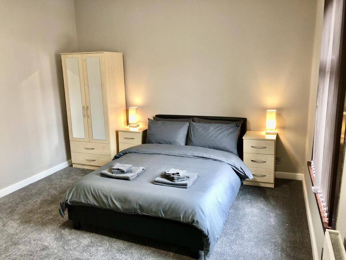 Executive Or Large Family 5-Bed House - Hosted By Hutch Lifestyle Βίλα Κόβεντρι Εξωτερικό φωτογραφία