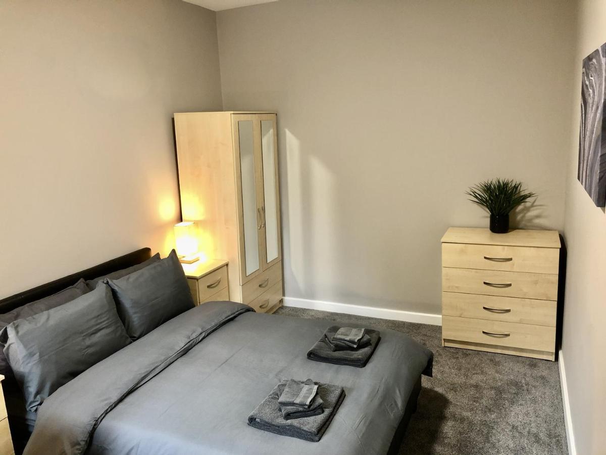 Executive Or Large Family 5-Bed House - Hosted By Hutch Lifestyle Βίλα Κόβεντρι Εξωτερικό φωτογραφία